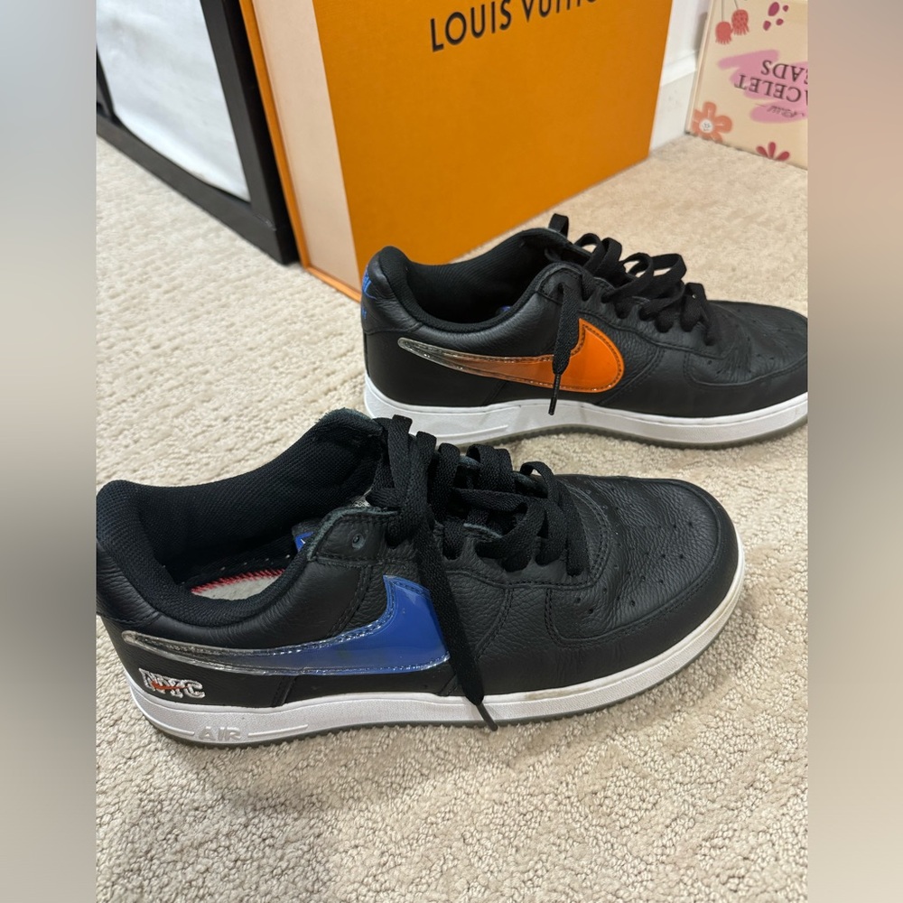 KITH NIKE AIR FORCE 1 ORANGE AND BLUE MENS SIZE 9